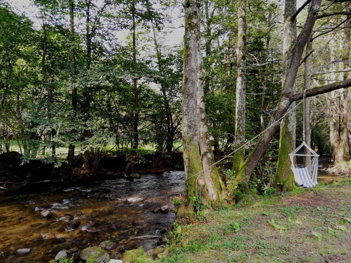 Chalet By The River วาลิอุก ภายนอก รูปภาพ