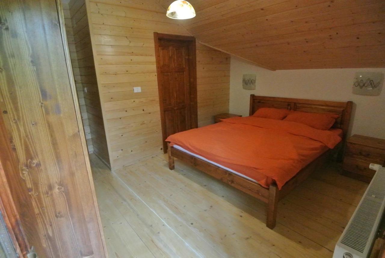 Chalet By The River วาลิอุก ภายนอก รูปภาพ
