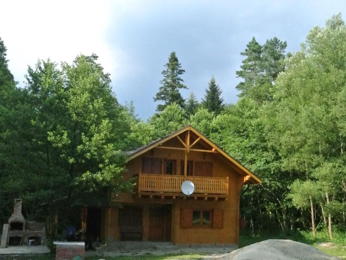 Chalet By The River วาลิอุก ภายนอก รูปภาพ